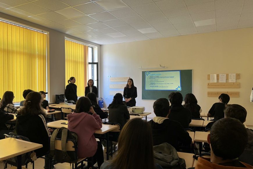 IBSU students met with Dusheti School students