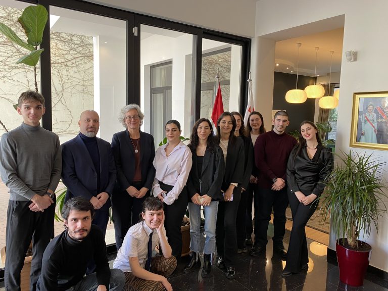 Norwegian Ambassador hosts IBSU students