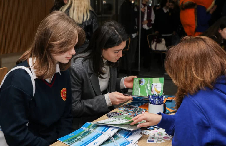 IBSU met with Buckswood School pupils