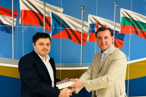 სამართლის და სახელმწიფო მმართველობის სკოლის დეკანმა ლუიჯი ვანვიტელის კამპანიის უნივერსიტეტის სტიპენდია მოიპოვა