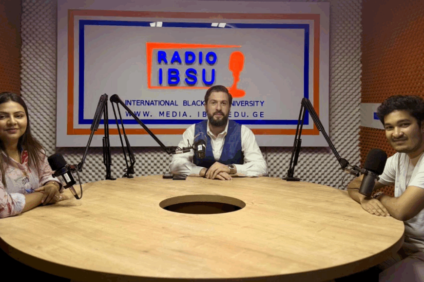 IBSU-მ დიპლომირებული მედიკოსის პროგრამის ბრენდ ელჩს უმასპინძლა ინდოეთიდან