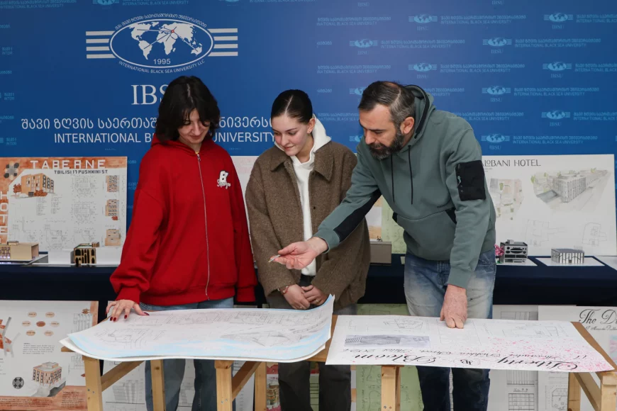 IBSU students present architectural projects