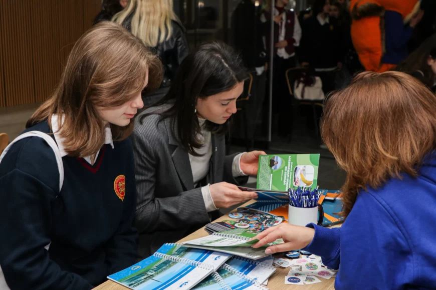 IBSU met with Buckswood School pupils