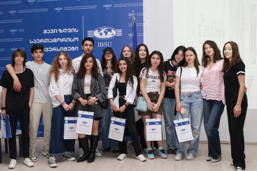 Closing ceremony of “First Step in Architecture”