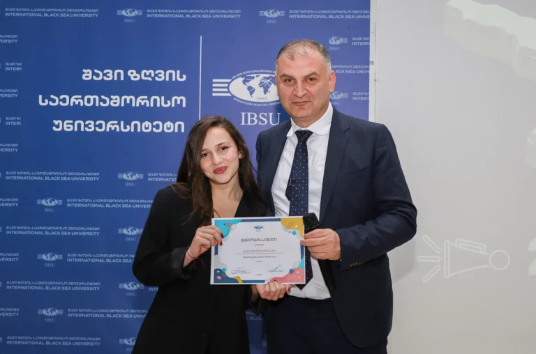 სტუდენტური პროექტებისა და სეზონური სკოლების დახურვის ღონისძიება