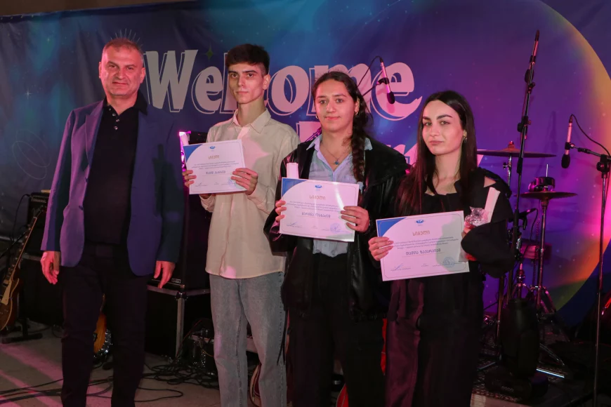 IBSU awarded students for their outstanding academic performance