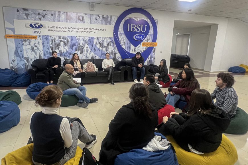Dean of Business School met with students