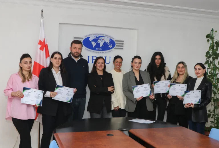 The first batch of MS Excel course participants received certificates from IBSU.