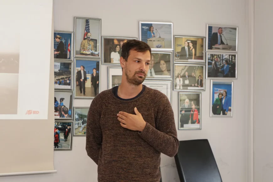 Italian professor Zeno Franchini delivered lecture to American Studies students