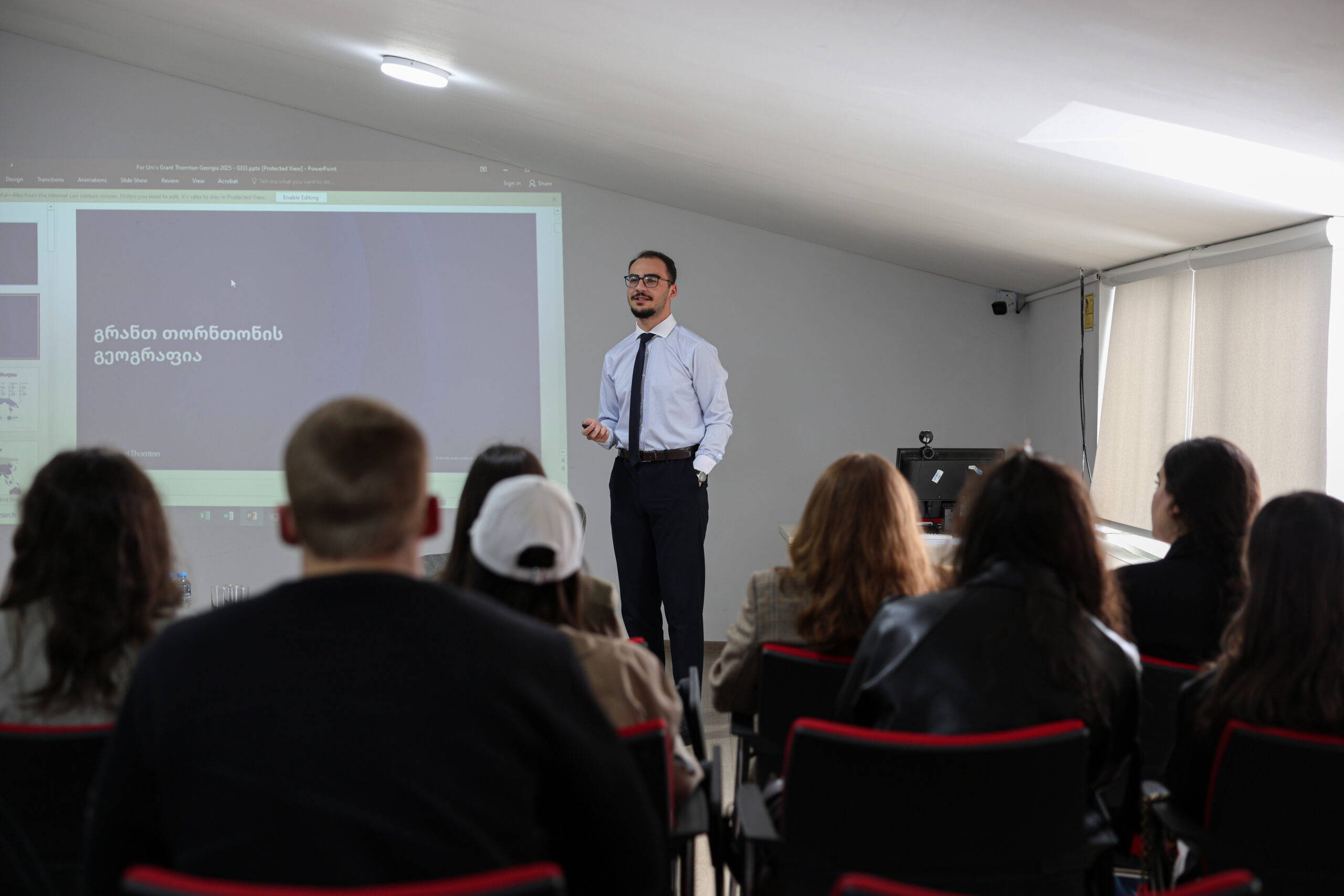 Grant Thornton representatives met with IBSU Business School students