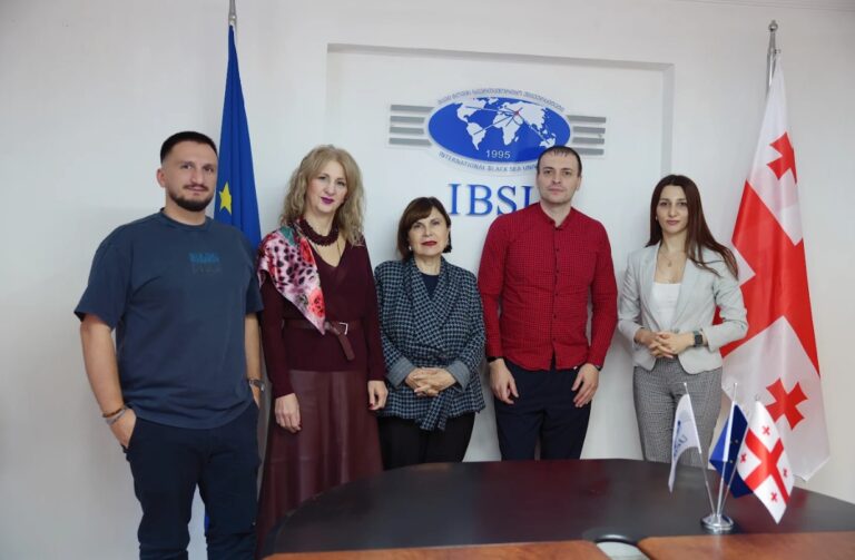 An official visit of Professor Gaetano Perrone from the University of Pisa was held at IBSU.