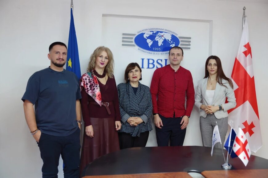 An official visit of Professor Gaetano Perrone from the University of Pisa was held at IBSU.