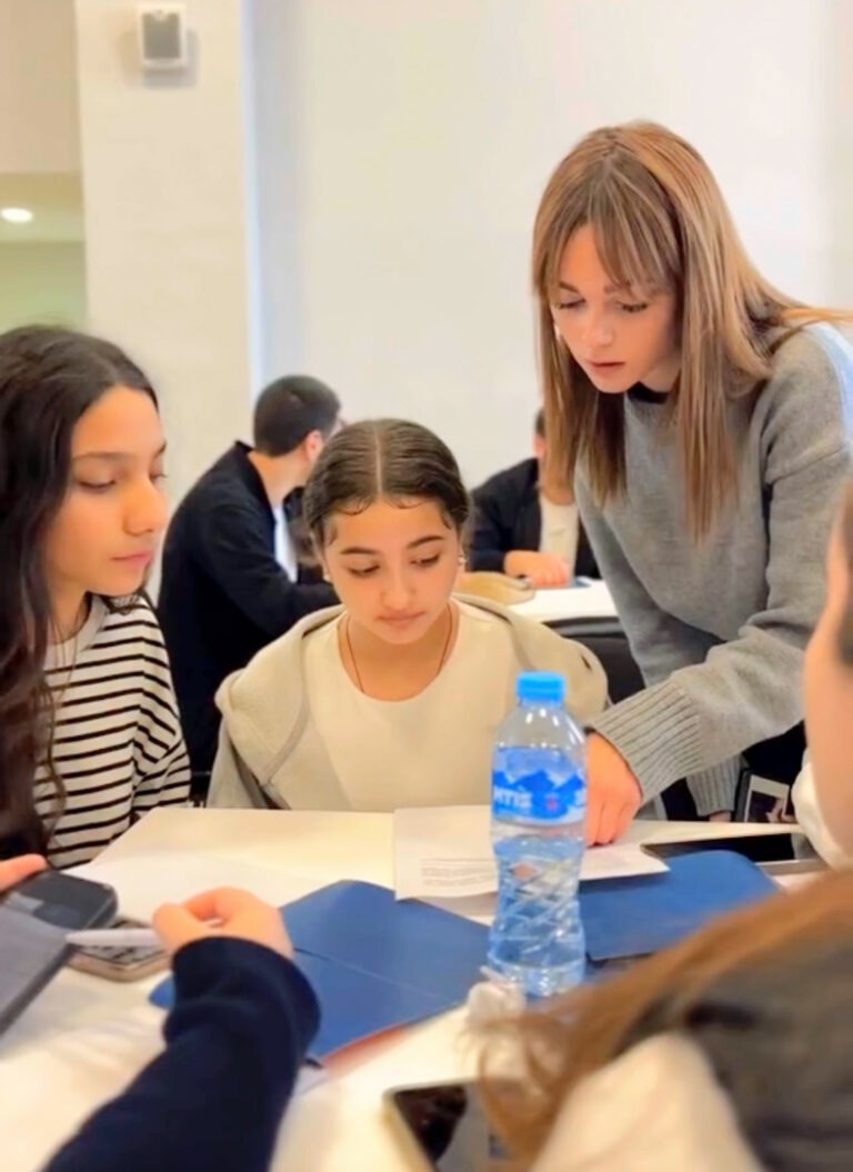 IBSU-ს წარმომადგენლების ტრენინგი რუსთავის მე-17 საჯარო სკოლის მოსწავლეებისთვის