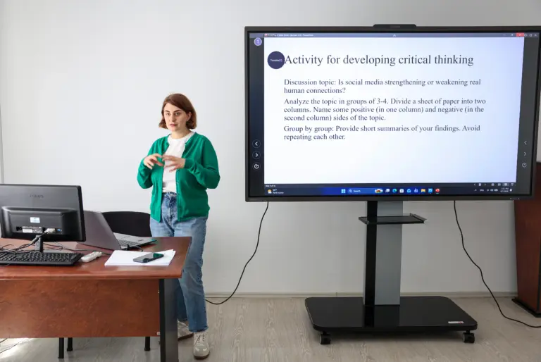 IBSU-ში გაიმართა ლექცია “კრიტიკული აზროვნების განვითარება უნივერსიტეტებში”