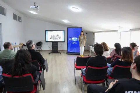 A representative of Spectrum Architecture met with IBSU Architecture Program students